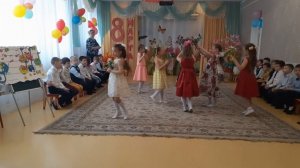 Танец цветов, девочки 6, 7 лет
