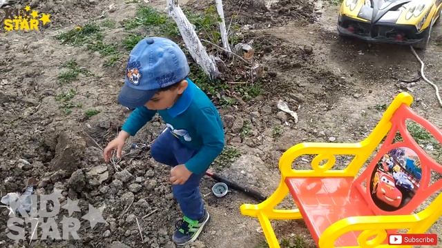 child got the biggest fish that ever seen-çocuk büyük balik yakaliyor-мальчик ловит большая рыба смотреть онлайн