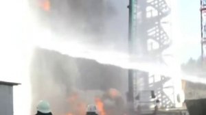 Горит нефтебаза