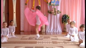 Танец  с шарфами