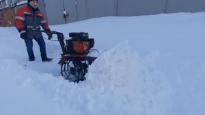 Использовать мотоблок на резиновых или же на металлических колесах?
