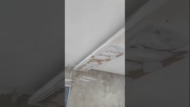 passo a passo de uma pequena sanca em ilha acima de um balcão #gesso #gessoacartonado смотреть онлайн