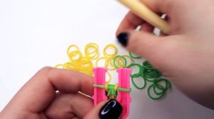 ✏️ ОПЛЕТКА ДЛЯ КАРАНДАША на РОГАТКЕ без СТАНКА | Rainbow Loom Pen or Pencil grip!