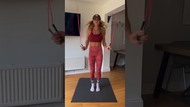 CORDLESS JUMP ROPES? It’s a no from me unless you’re lacking space ??♀️ #jumprope #skipping #tips смотреть онлайн