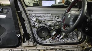 Какая заводская шумоизоляция Skoda Octavia A5? Снимаем всё обшивки до металла и клеим новую"шумку"