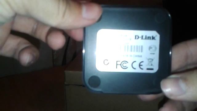 D-Link Dub-h4 4-Port USB 2.0 Hub with USB Charger смотреть онлайн