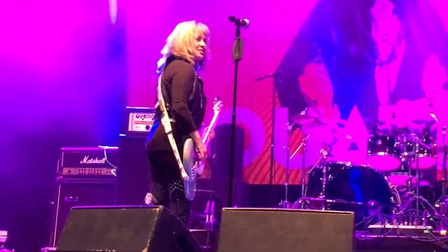 Suzi Quatro, Bass Solo смотреть онлайн