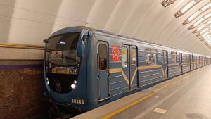 Поезд Пришелец отправляется со станции Садовая Метро СПБ (22.06.2024).