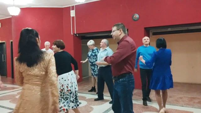 Подари МНЕ Сердце, Своё Подари! Белгородские танцы в кругу друзей. смотреть онлайн