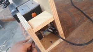 Фуговальный станок из электрорубанка.