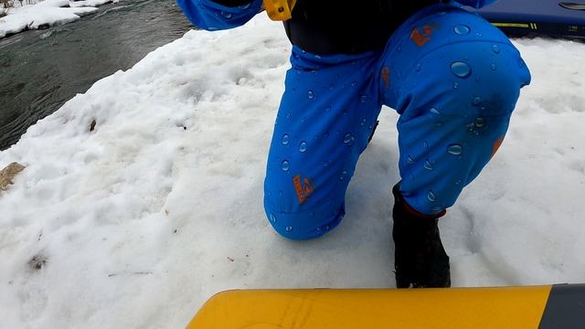 Как на SUP установить плавник с болтиком и не потерять гаечку