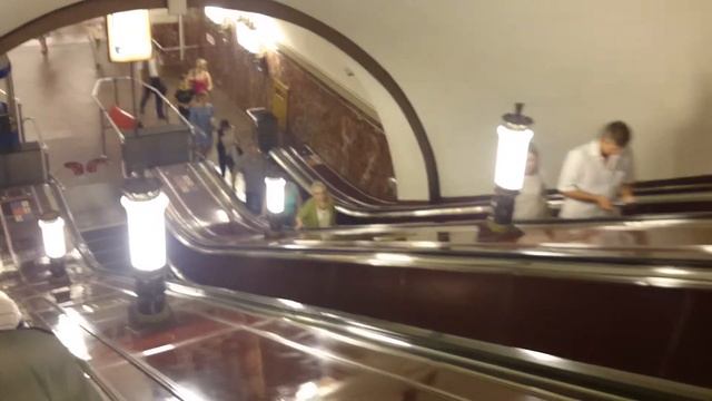 Спуск в метро Балтийский вокзал С Петербург июль 2016
