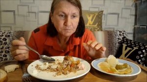 MUKBANG  Гречка, биточки и соленья  Поговорим о людях с ограниченным умом