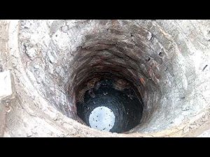 Аврал в крупном магазине - не уходит вода с унитаза.