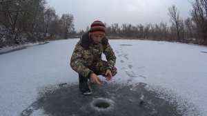 Ловля окуня на ЧЕРТА. Первый лед 2017-2018