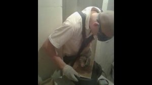Как вырезать отверстие в керамической плитке под трубу?
