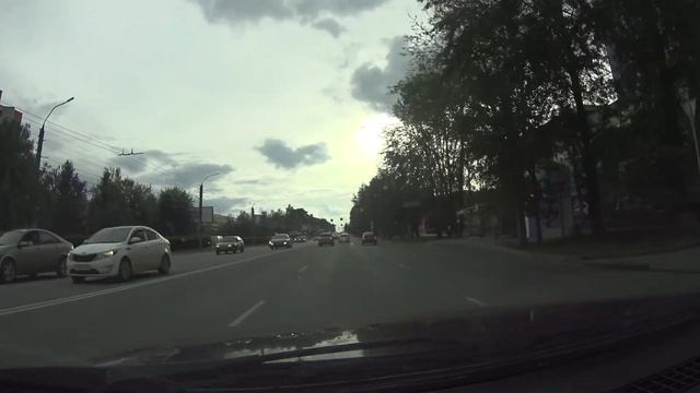 Вечерний Киров перед завтрашним затяжным дождем смотреть онлайн