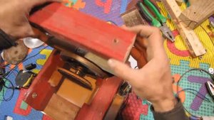 ТОЧИЛО из старого ПЫЛЕСОСА в хлам разбитого и рейки дерева без затрат