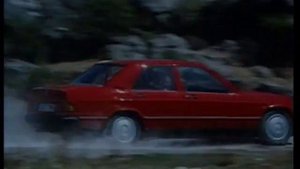 Mercedes-Benz 190 (w201) | Official video