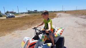 ГОНКИ на КВАДРИКАХ !! Трехколесный квадрик. Вы за механику или коробку автомат?