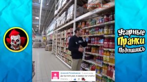 ТРОГАЕТ ДЕВЧЕНОК   ЖЕСТКИЕ ПРАНКИ НА УЛИЦЕ - Лучшие Пранки 2019!