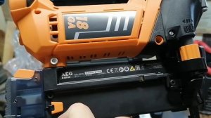 Аккумуляторный гвоздезабиватель AEG UK B18N18-0