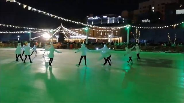 Зимняя Тюмень. Открытие катка на городской набережной. Декабрь 2022г. смотреть онлайн