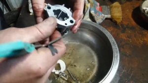 Ремонт мотоблока Нева, с двигателем Honda GC135. Чистим карбюратор!