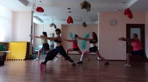 Zumba Fitnes. Cooldown. Агутин Половина сердца.mp4 Хореография Анны Абросимовой