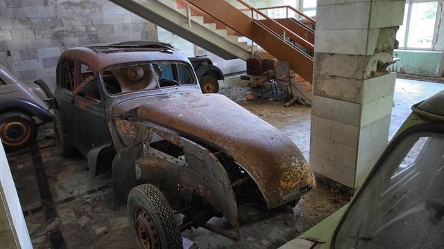 В лесу подмосковья бросили гнить элитные ретро авто! Кладбище машин и заброшенные авто за городом
