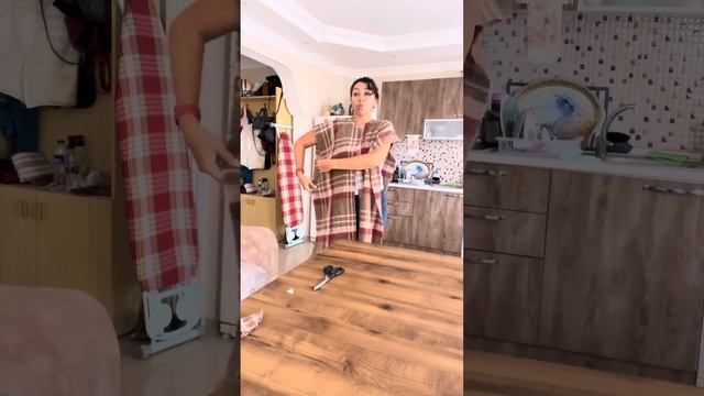 Утепляемся! Тёплая домашняя жилетка из шарфа за 5 минут