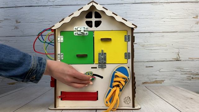 Обзор бизиборда домика! Яркий и красочный любимчик малышей и родителей смотреть онлайн