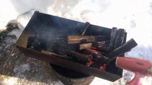 Лайфхак по розжигу сырых дров)