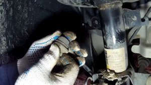 Как проверить стойки стабилизатора.