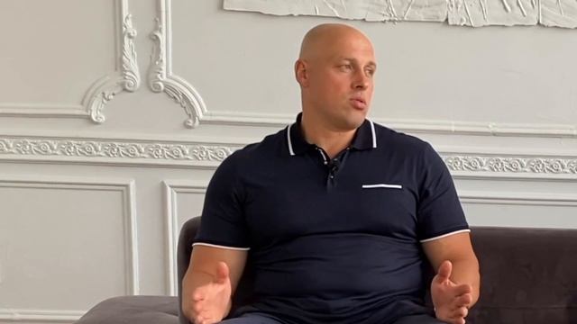 Четырехкратный чемпион мира по пауэрлифтингу IPF Владимир Бондаренко / Интервью (ENG subs)