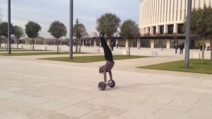 На руках на гироскутере акробатка Настя 2