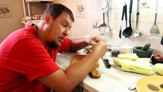 Суп-пюре из кабачков и пряные кабачки, запеченные с пармезаном