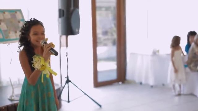 Трогательная Песня от младшей сестренки на свадьбу смотреть онлайн
