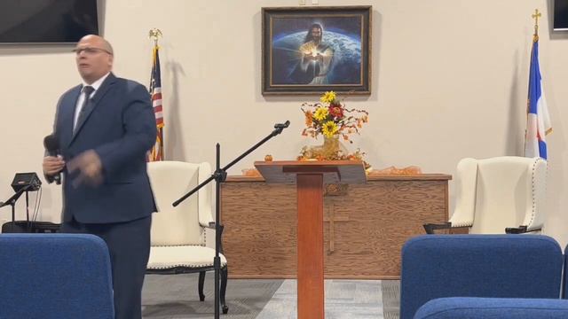 ЭНДИ РОМАН: ПОЧЕМУ МЫ ВСЕ ЕЩЕ ЗДЕСЬ? смотреть онлайн