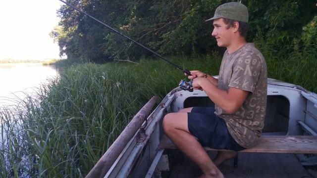 РЫБАЛКА на реке СЕВЕРСКИЙ ДОНЕЦ!!! Ловля ОКУНЯ и ГОЛОВЛЯ!!! Трёхдневная РЫБАЛКА с ЛОДКИ!!! смотреть онлайн