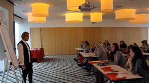 Валентина Митрофанова отвечает на вопросы участников семинара