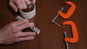 Как нарезать малярный скотч нужной толщины