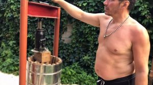 ЯблокоДробилка своими руками в действии