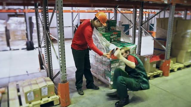 Правила безопасности работы на складе — Носи каску смотреть онлайн