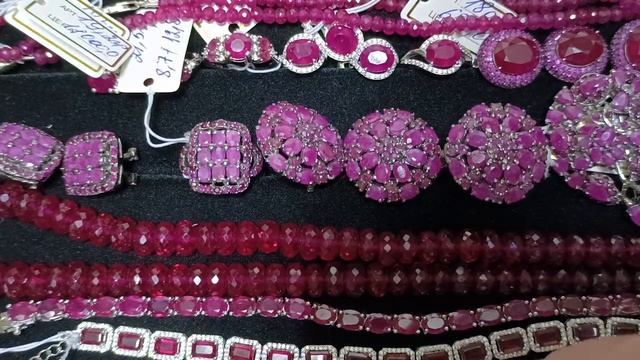 Натуральные рубины и гранаты в потрясающем исполнении. смотреть онлайн