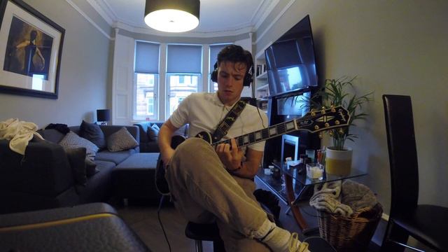 Fingerstyle Demo with the Epiphone Les Paul Custom Pro смотреть онлайн