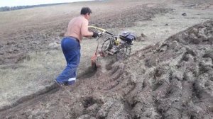 Пашем целину на мотоблоке