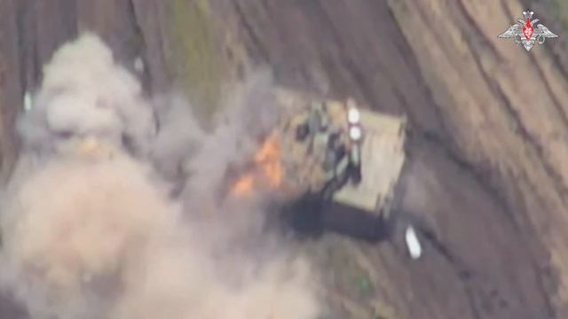 Российские операторы БпЛА «Ланцет» уничтожили танк ВСУ