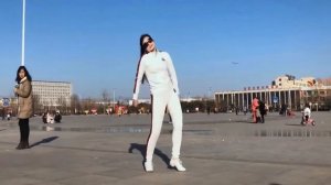 Танцует Красавица Цинцин