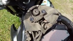 Kawasaki Er6n. Замена воздушного фильтра. Как поменять своими руками.